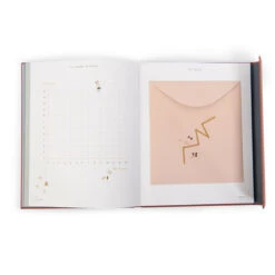 Livre De Naissance 80 Pages Après La Pluie - MOULIN ROTY -Produits Pour Bébé 3575677156000 3