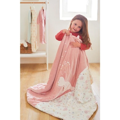 Couverture 100x140 Cm Veloudoux Lina & Joy - NOUKIE 'S 4 Couverture 100x140 Cm Veloudoux Lina & Joy - NOUKIE 'S – Image 4