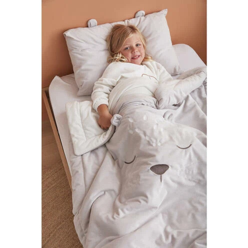 Couverture 100 Cm X 140 Cm Veloudoux Gris Babou & Kendi - NOUKIE 'S 16 Couverture 100 Cm X 140 Cm Veloudoux Gris Babou & Kendi - NOUKIE 'S – Image 16