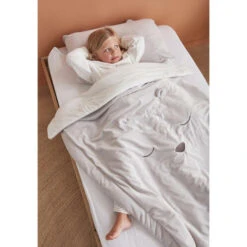 Couverture 100 Cm X 140 Cm Veloudoux Gris Babou & Kendi - NOUKIE 'S 23 Couverture 100 Cm X 140 Cm Veloudoux Gris Babou & Kendi - NOUKIE 'S -Produits Pour Bébé 5414220114020 4