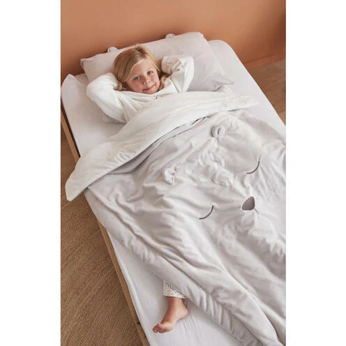 Couverture 100 Cm X 140 Cm Veloudoux Gris Babou & Kendi - NOUKIE 'S 13 Couverture 100 Cm X 140 Cm Veloudoux Gris Babou & Kendi - NOUKIE 'S – Image 13