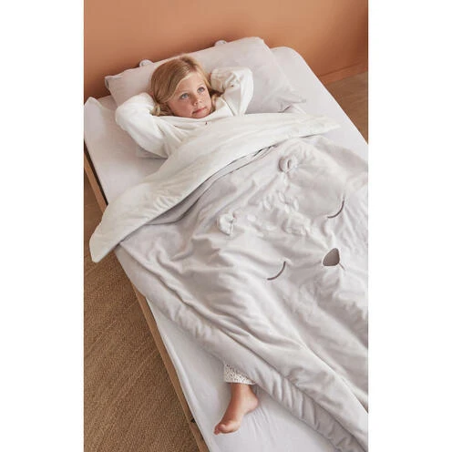 Couverture 100 Cm X 140 Cm Veloudoux Gris Babou & Kendi - NOUKIE 'S 10 Couverture 100 Cm X 140 Cm Veloudoux Gris Babou & Kendi - NOUKIE 'S – Image 10