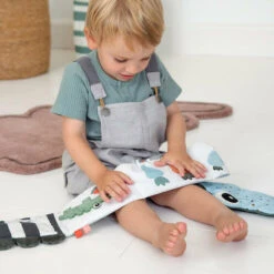 Livre D'Éveil CROCO Vert - DONE BY DEER -Produits Pour Bébé 5712643045731 6