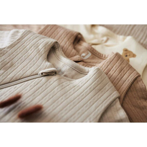 Gigoteuse Naissance 60cm Ajour Biscuit - JOLLEIN 2 Gigoteuse Naissance 60cm Ajour Biscuit - JOLLEIN – Image 2