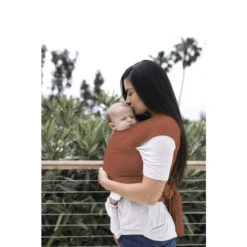 Echarpe De Portage AURA Cuivre - ERGOBABY -Produits Pour Bébé Aura20Wrap20Copper20Lifestyle2002 0